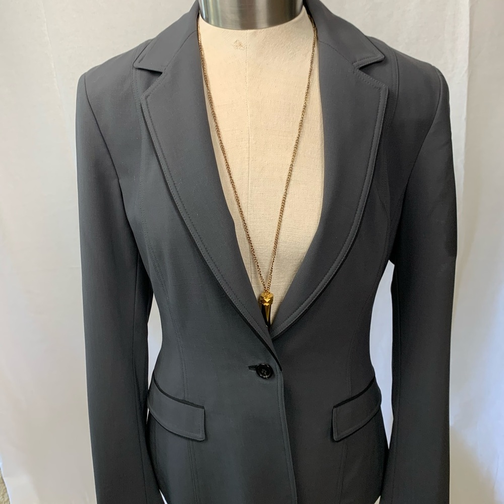 Elie Tahari Black Fitted Blazer